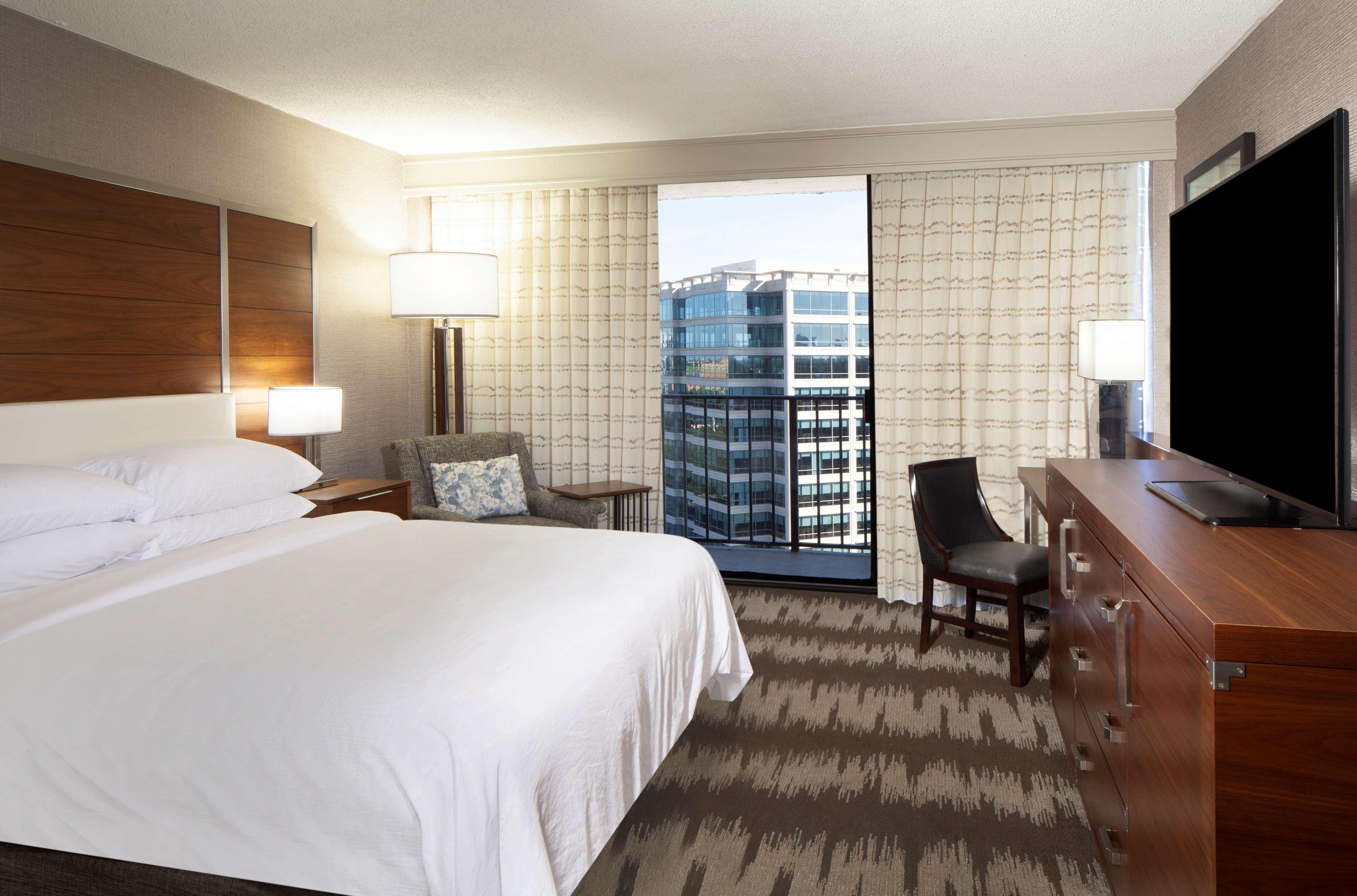 Hilton Airport Westshore Hotel