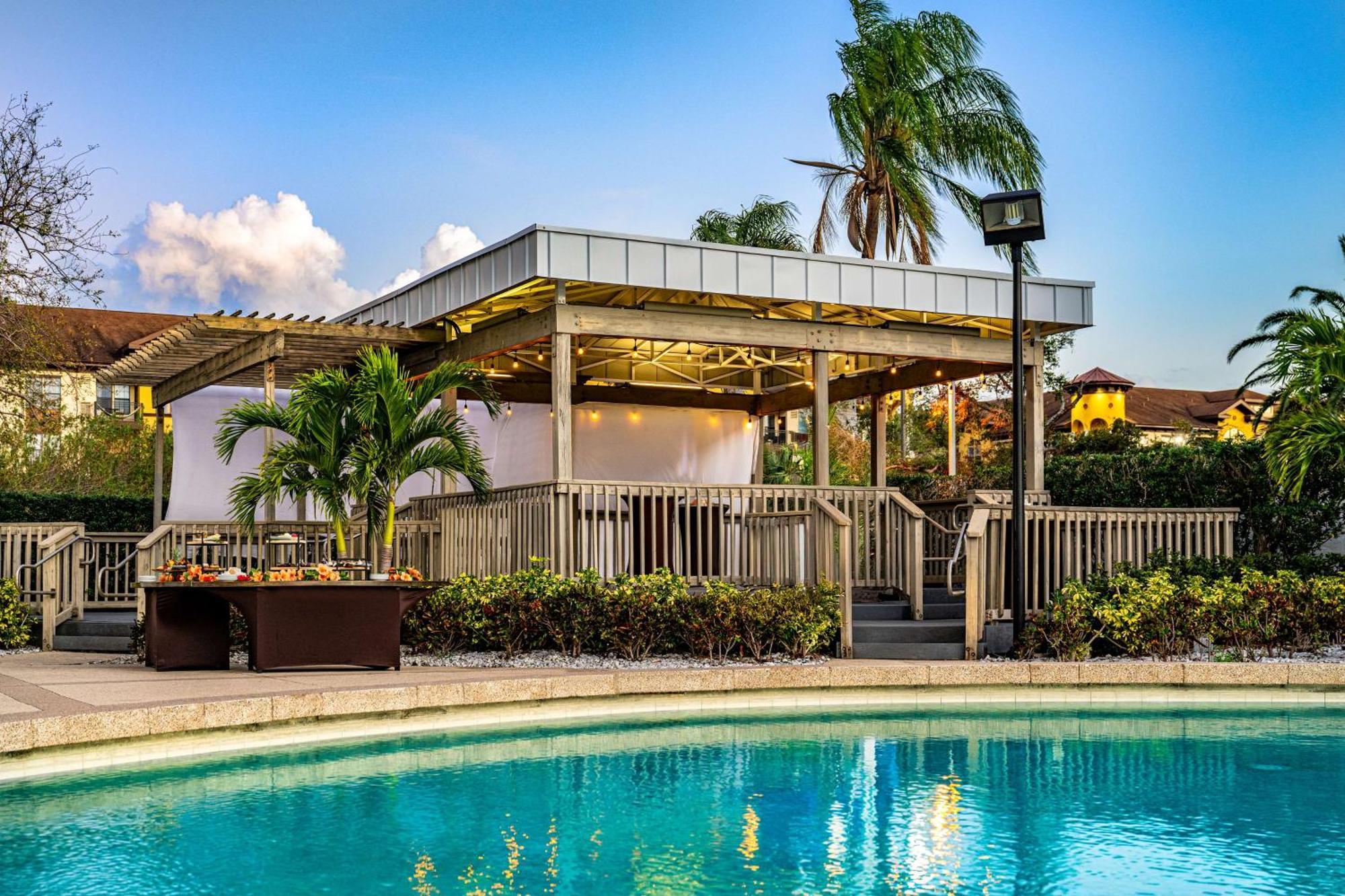 Hilton Airport Westshore Hotel 4*