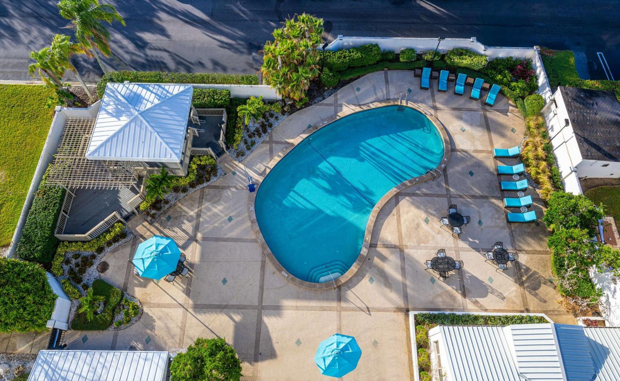 Hilton Airport Westshore Hotel