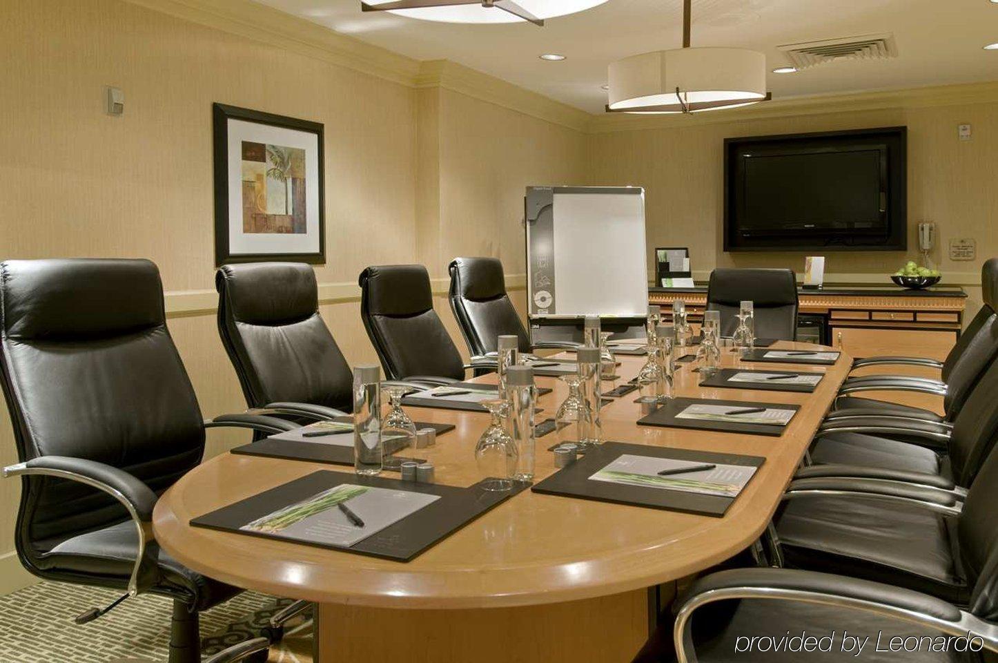 Hilton Airport Westshore Hotel